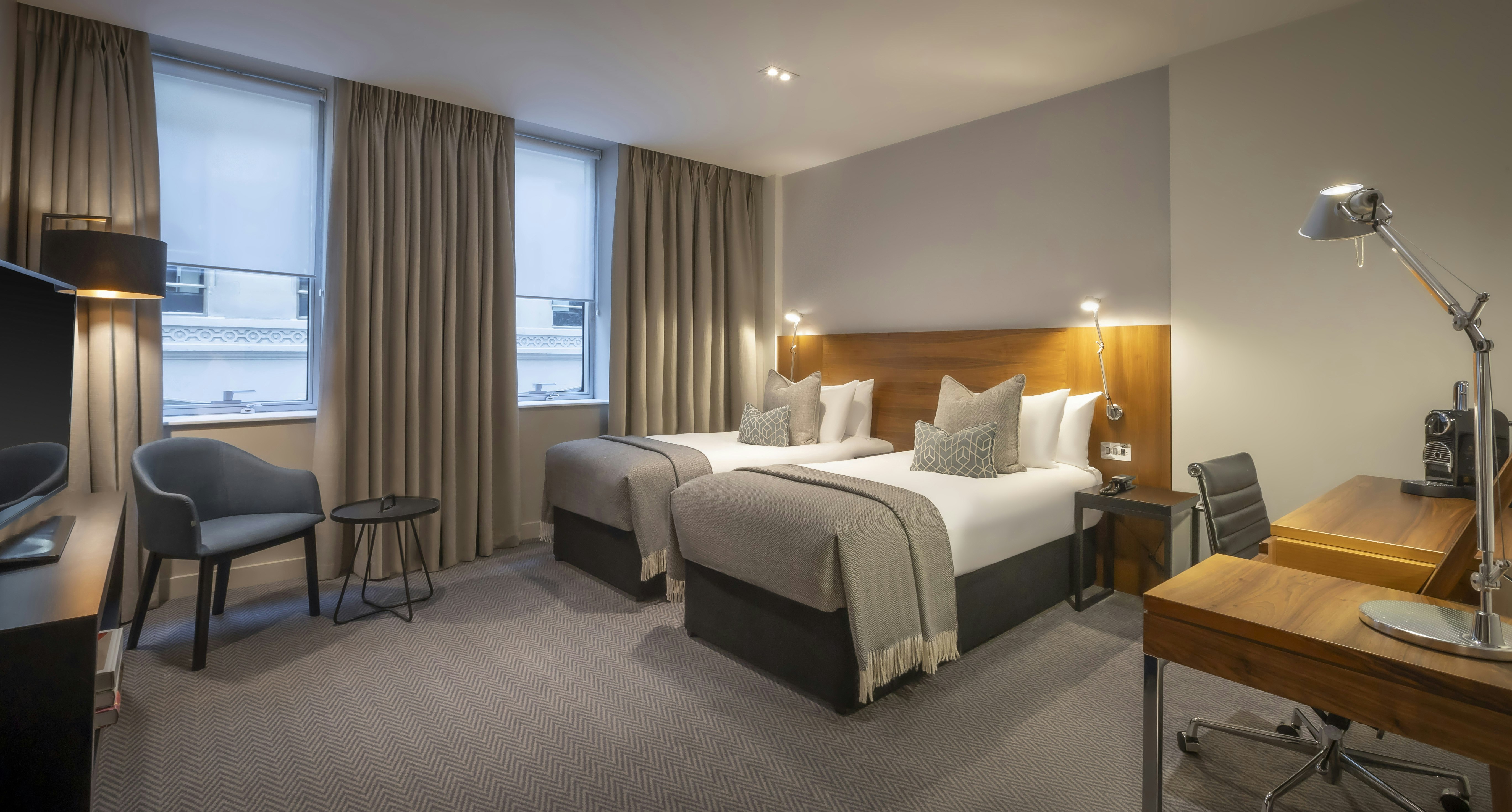 City, Twin Beds