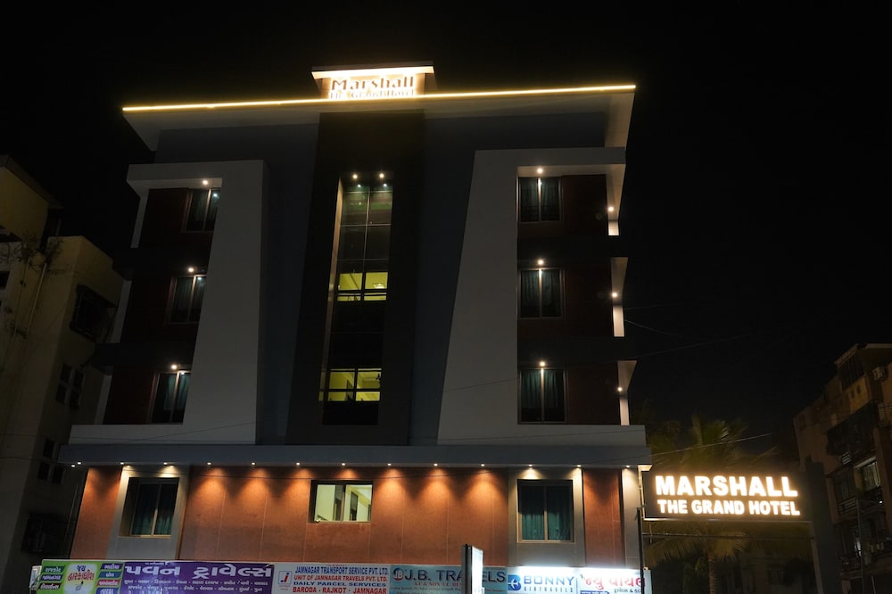 OYO Premium Paldi Cross Road 2/75