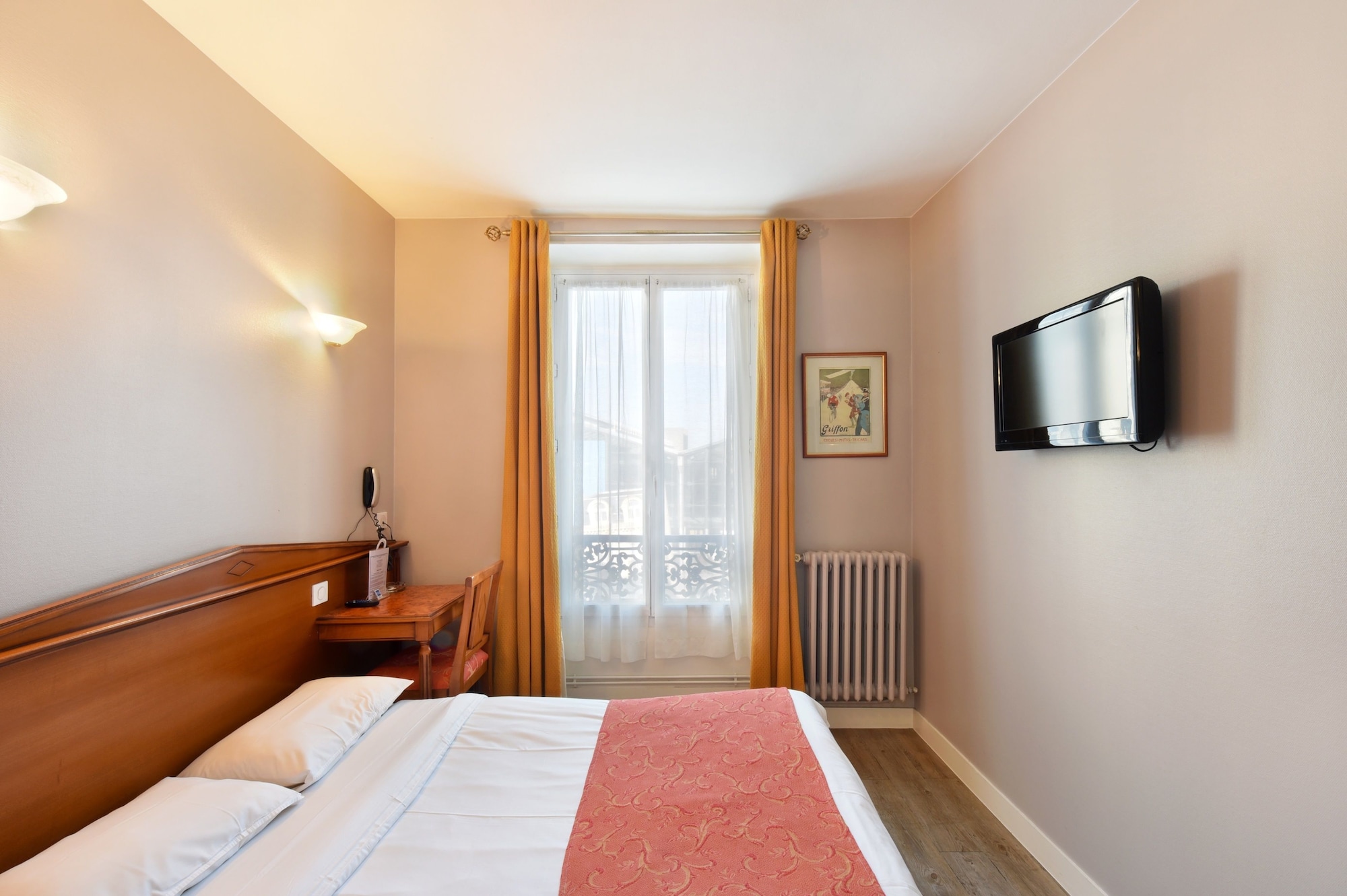 ROOM, SINGLE