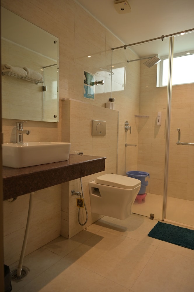 Hotel River Retreat 27/28