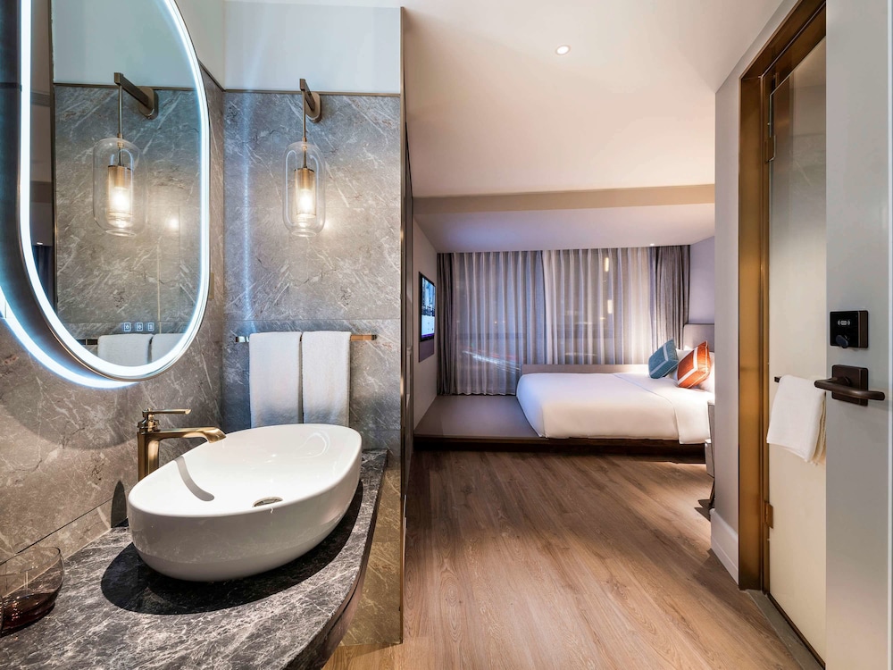 Mercure Hangzhou West Lake 55/59
