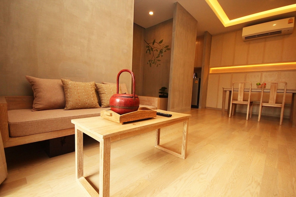 Chu Hotel 54/77