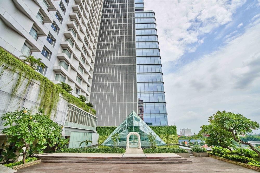 Vasa Hotel Surabaya 78/84