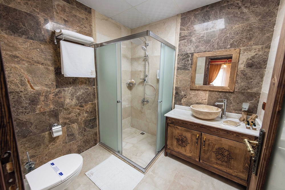 Volare Stone Hotel 42/43