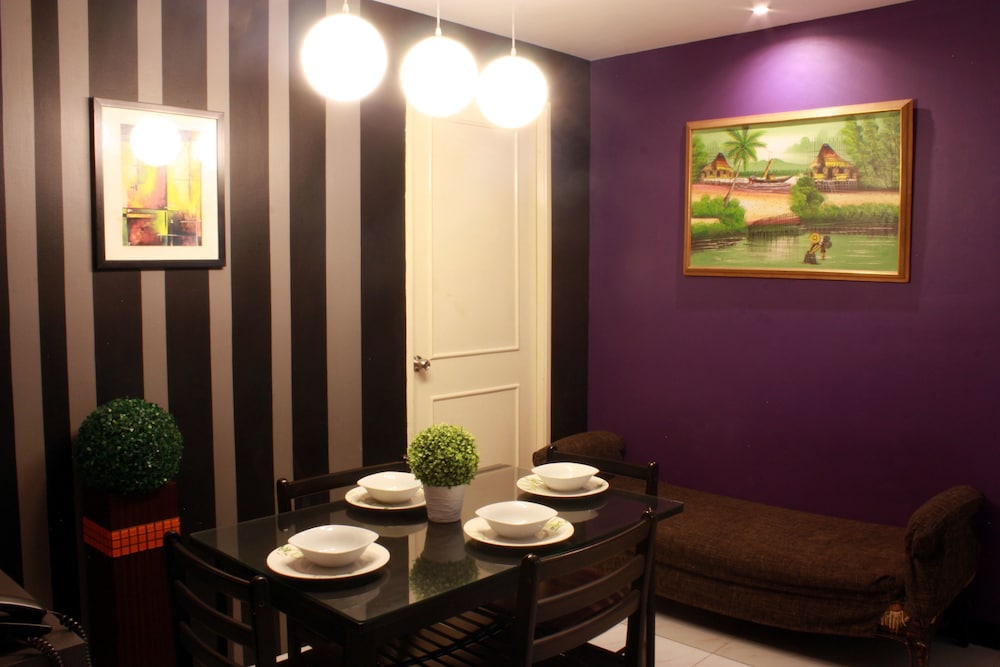 Frederick's Apartelle 30/52