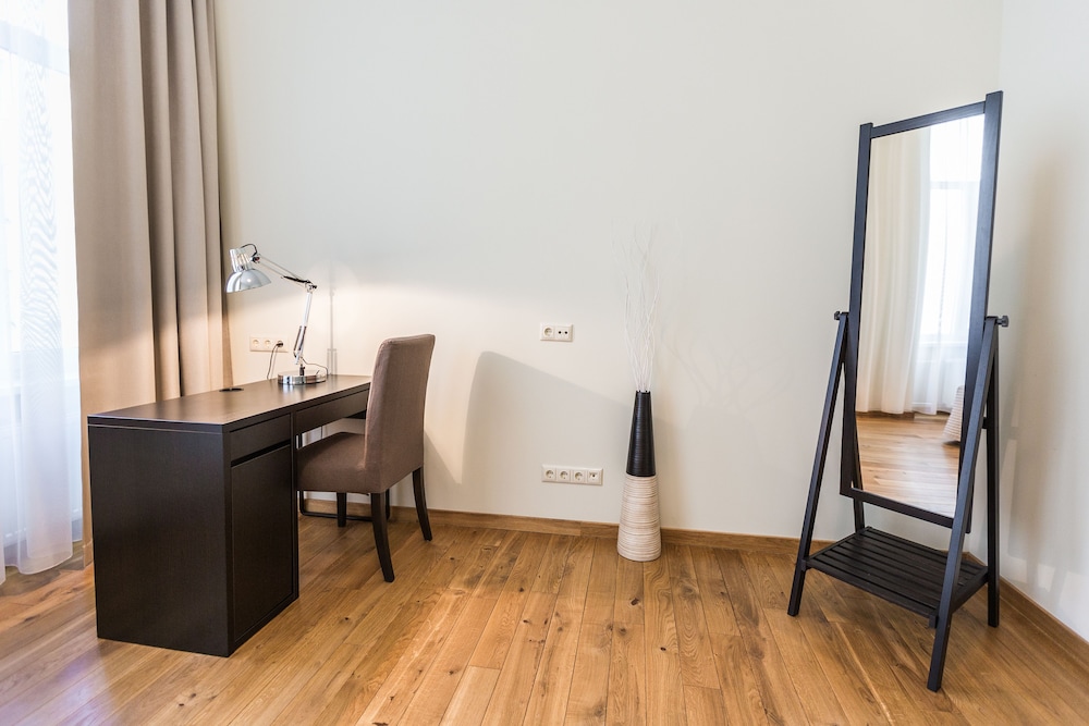 Ernesta Lux Apartments 38/50