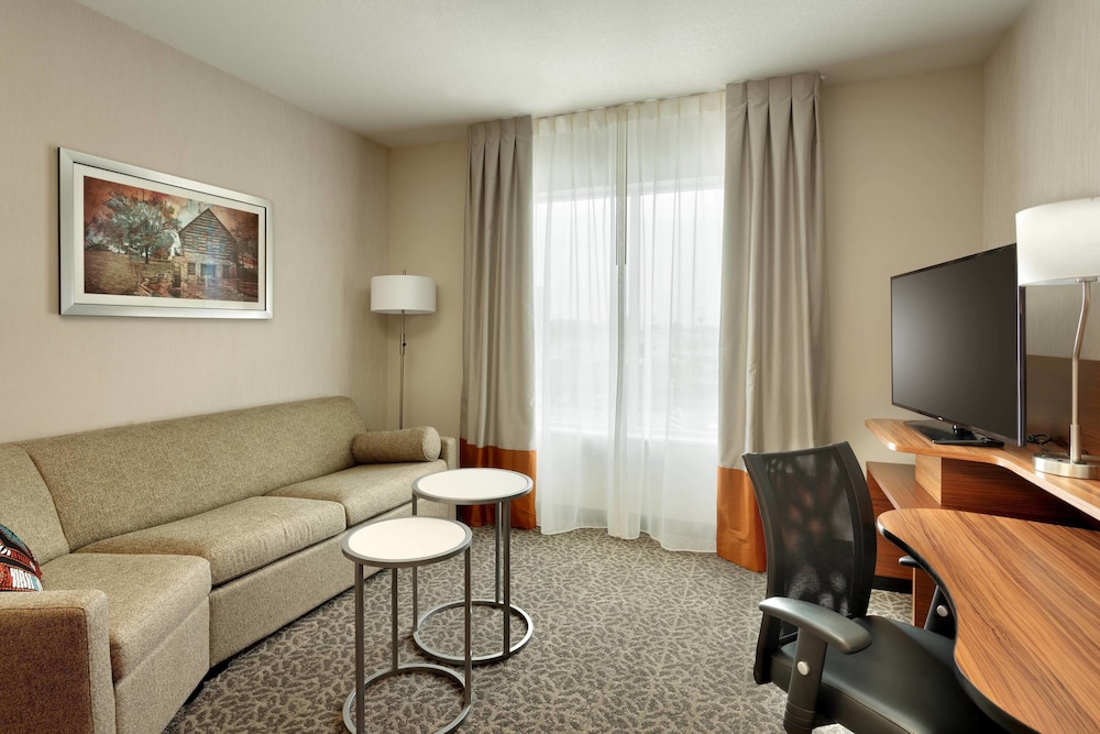 Fairfield Inn & Suites by Marriott Springfield North 27/47