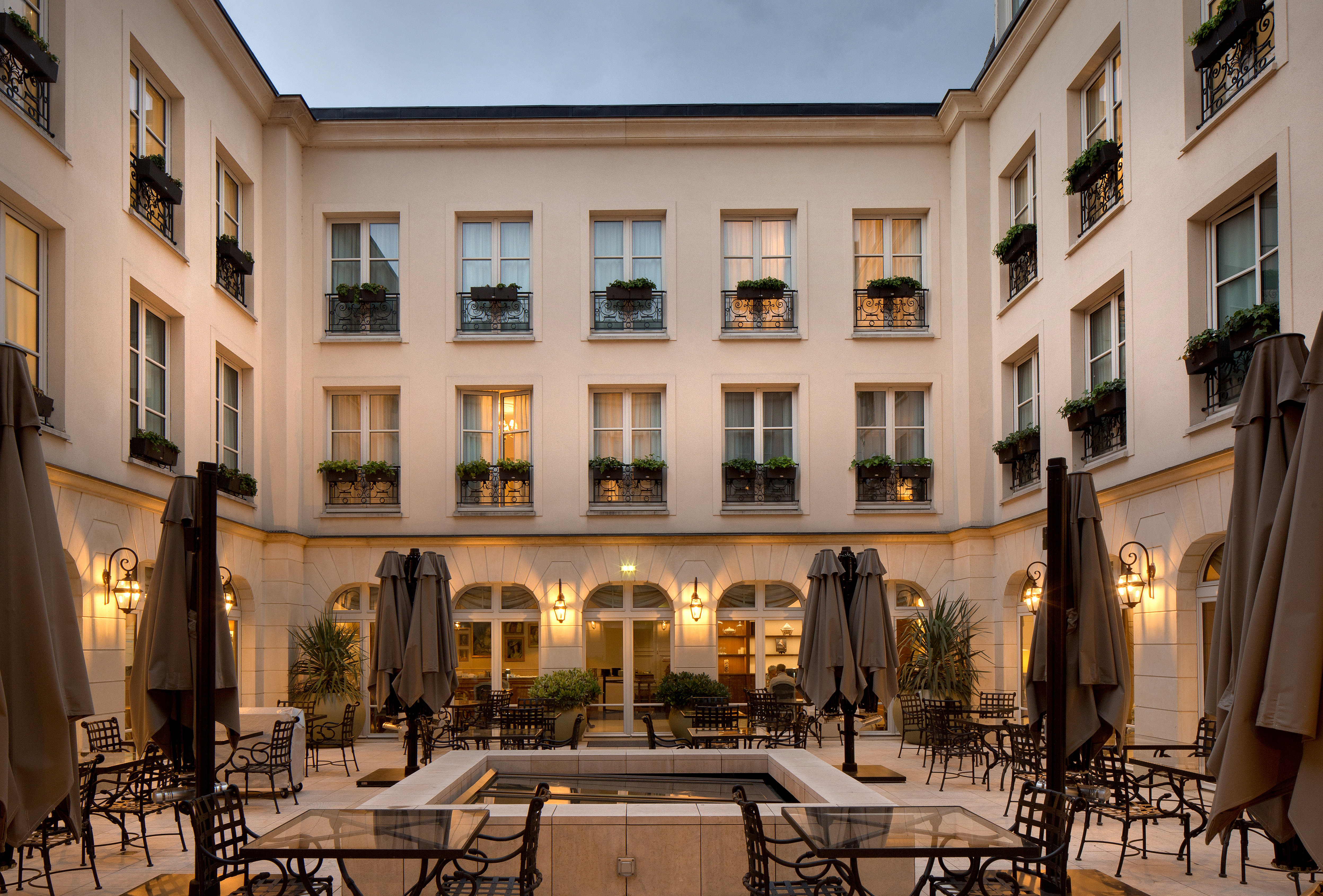 Auberge Du Jeu De Paume 2/58