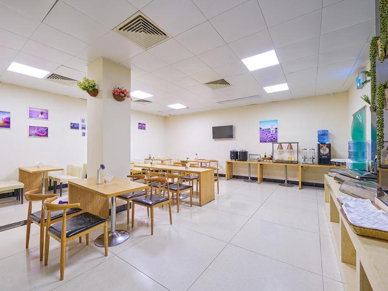 Lavande Hotels Guangzhou North Railway Station 42/53