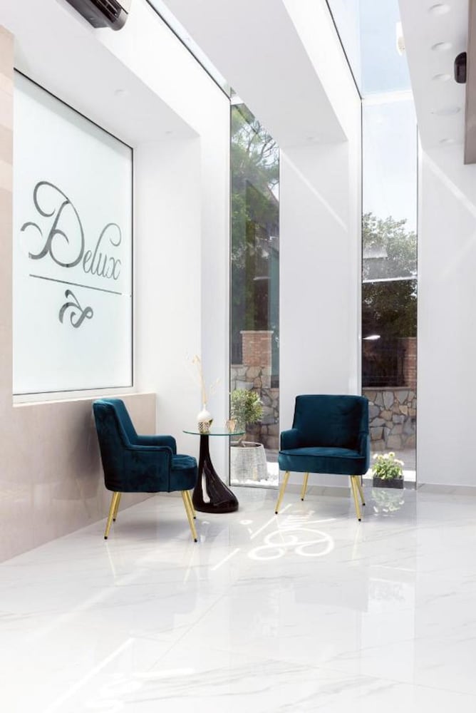 Deluxe Hotel Santorini 8/63