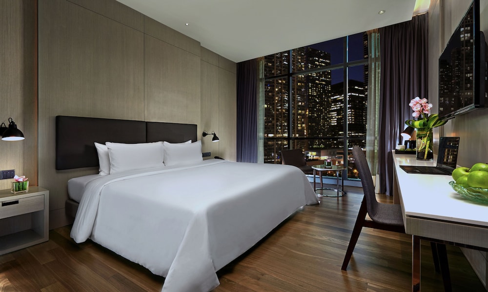 DELUXE, SUITE