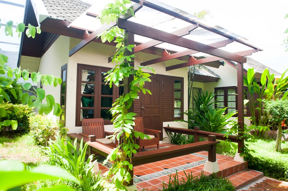 Montien House 6/50