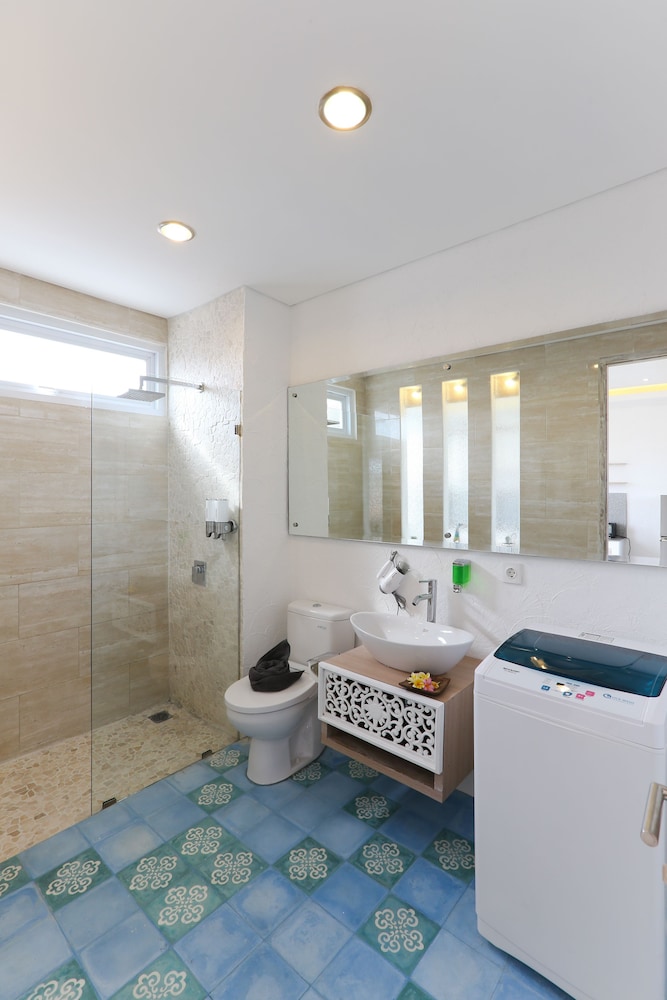 Green Studio Apartment 15/27