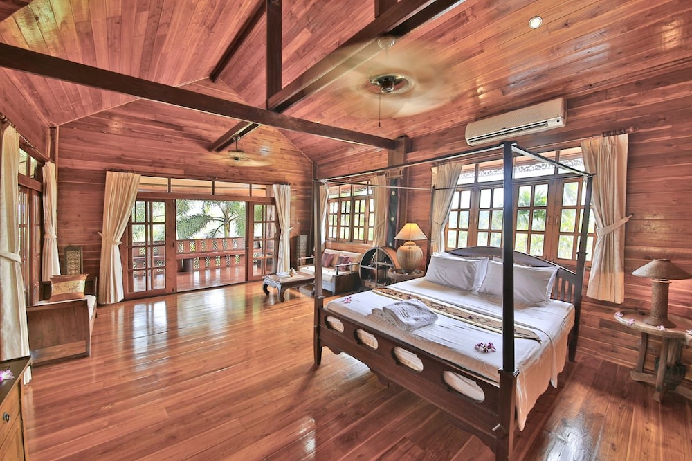 Presidential Thai Villa 8/36