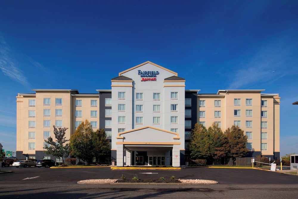 Fairfield Inn & Suites Newark Liberty International Airport 33/38