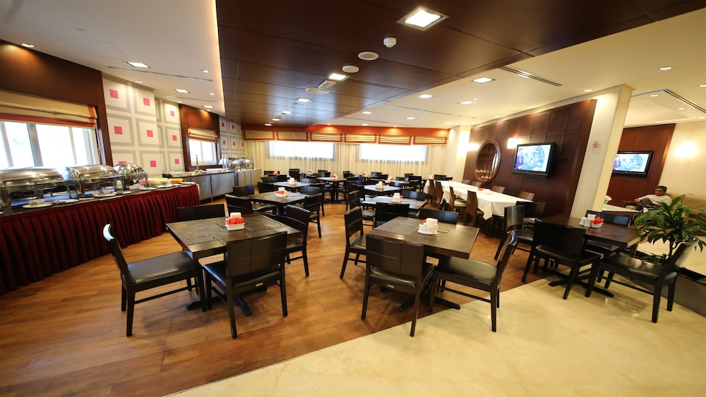 restaurant cafeteria