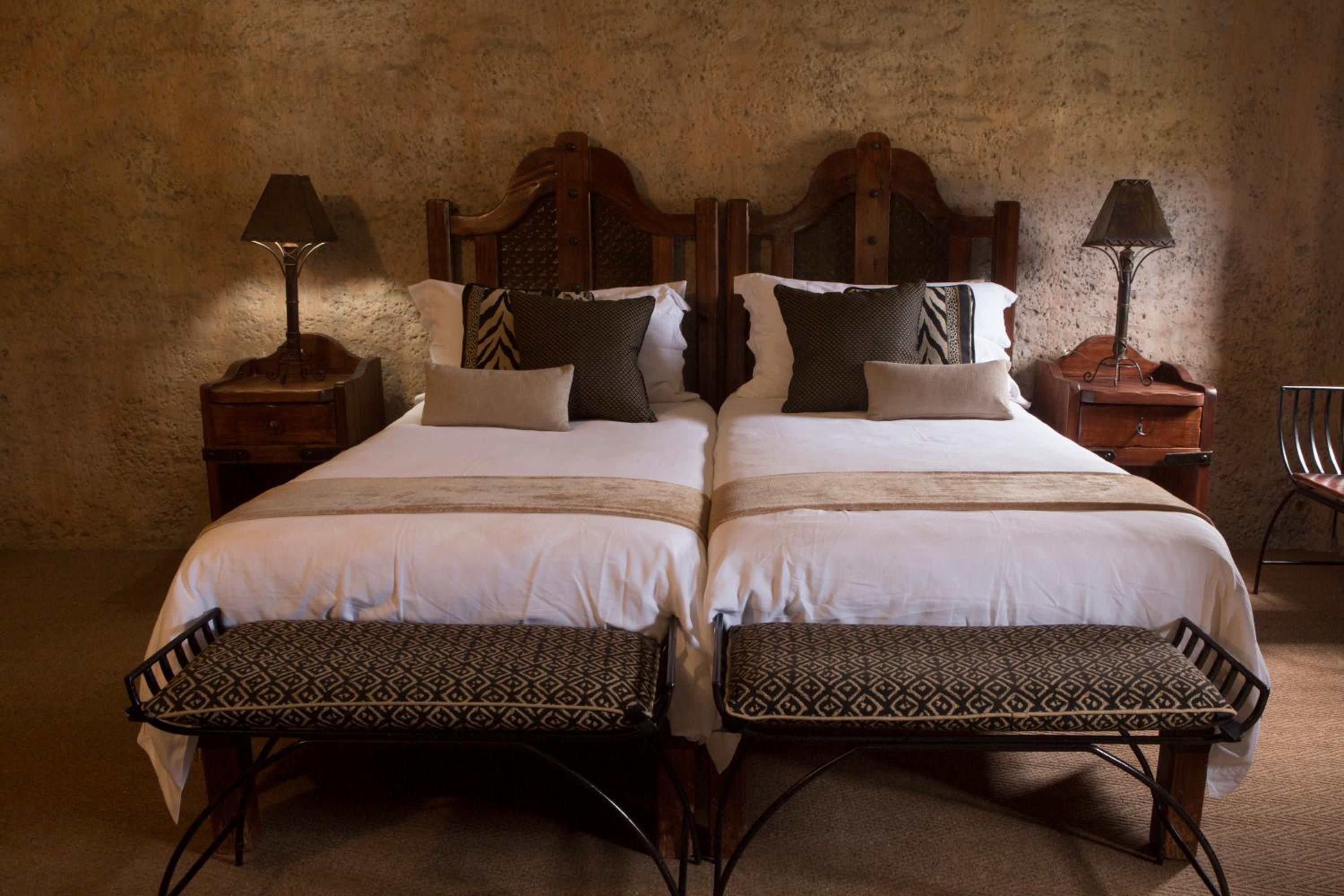 Lodge, Double or Twin Bed