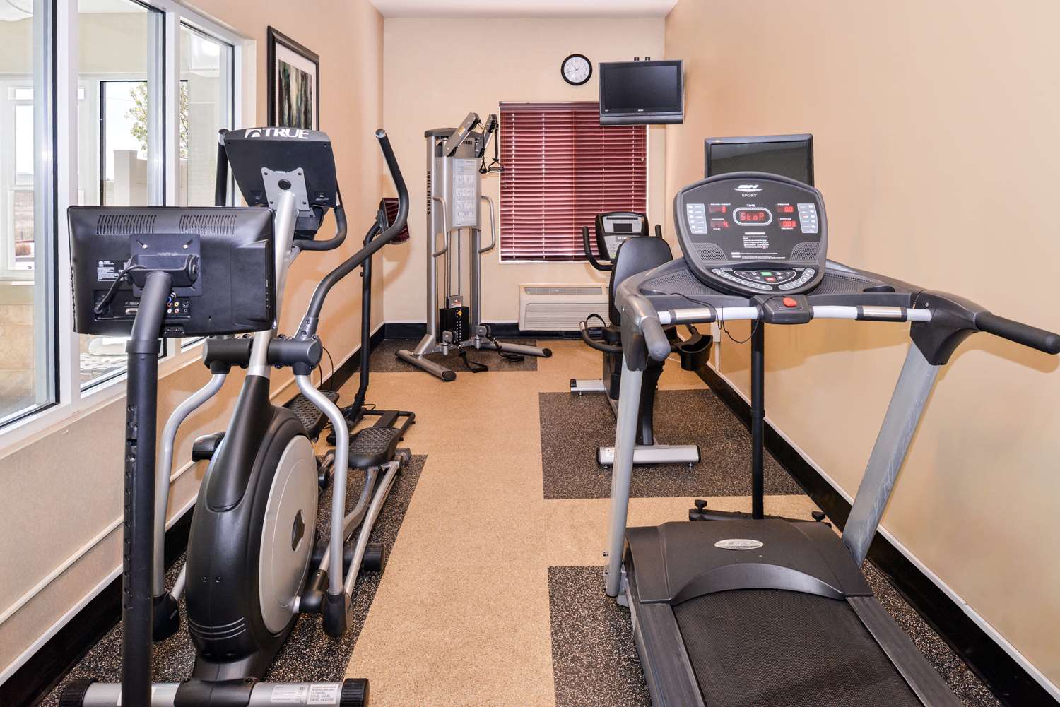 Best Western Plus Frontier Inn 33/53