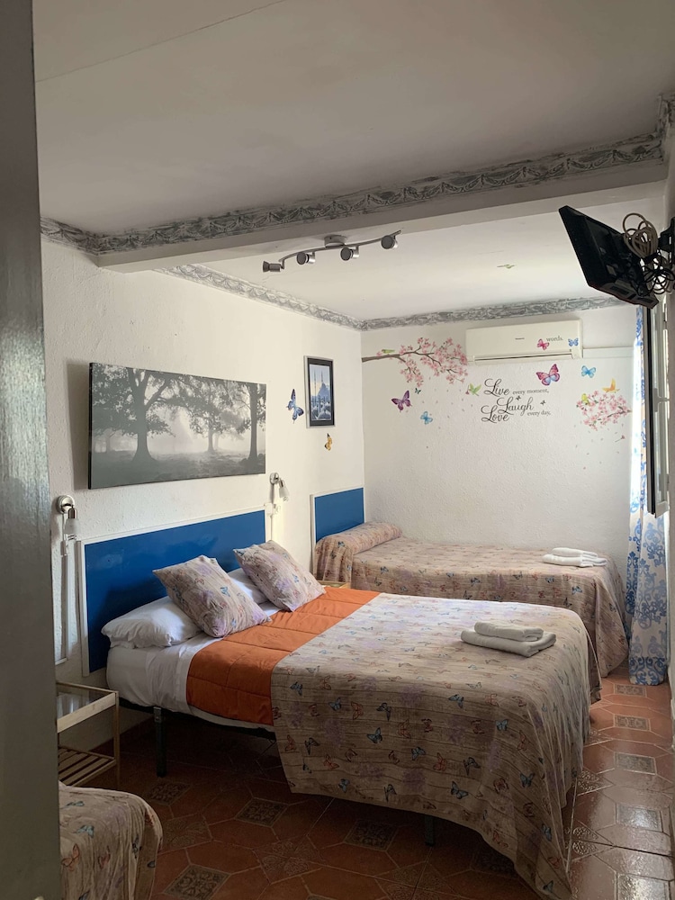 Pension Giraldilla 37/67