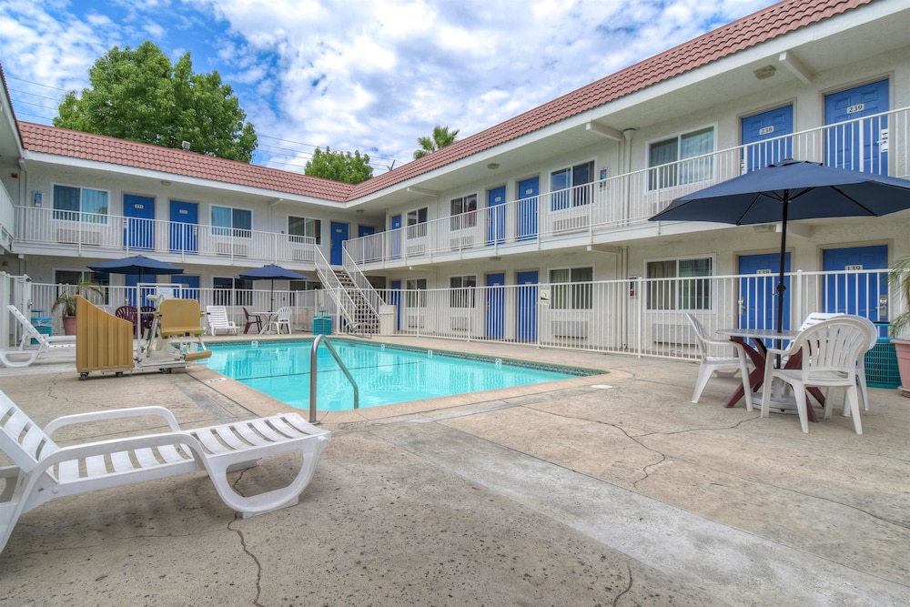 Motel6 Costa Mesa, CA