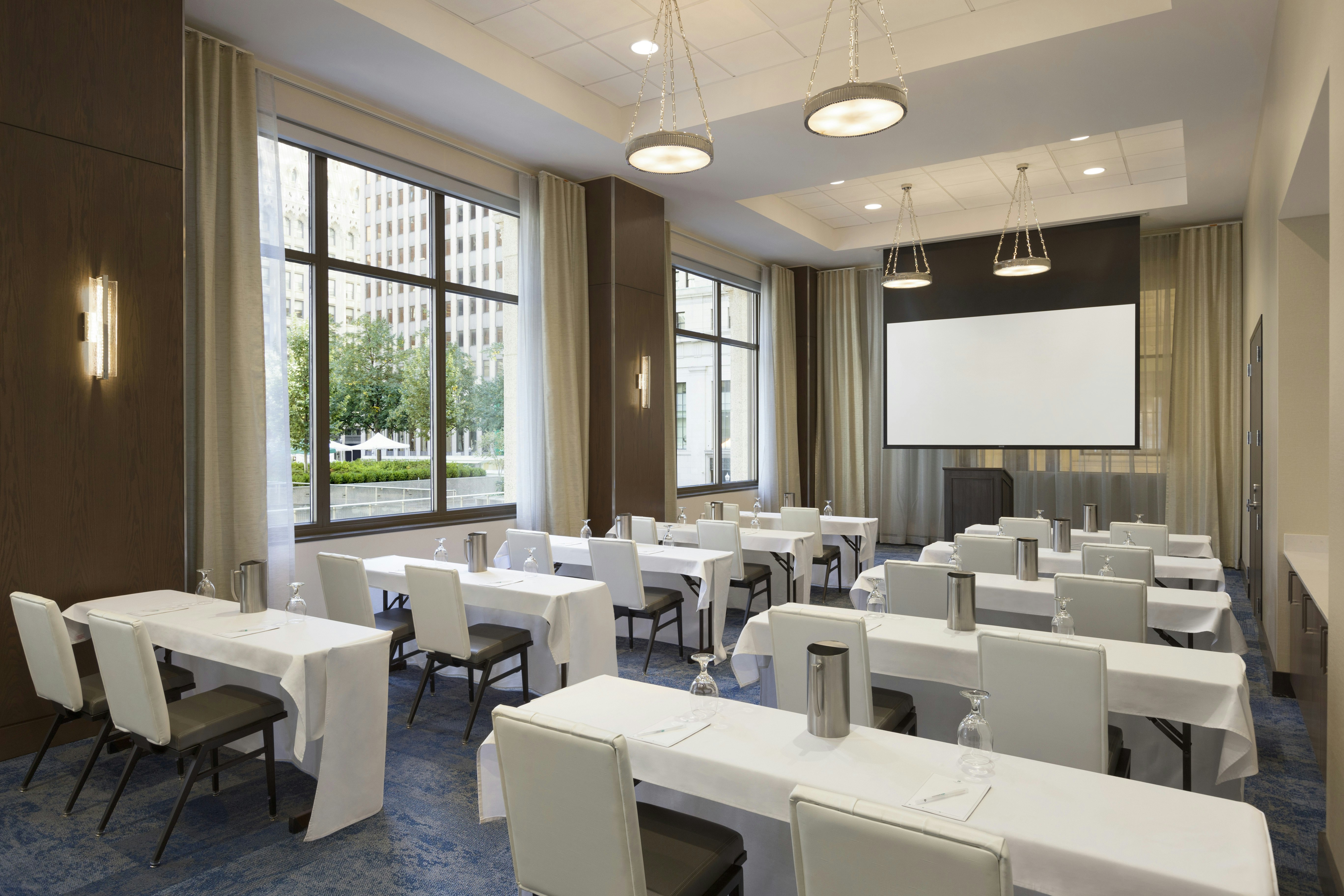 Embassy Suites By Hilton Pittsburgh Downtown 49/57
