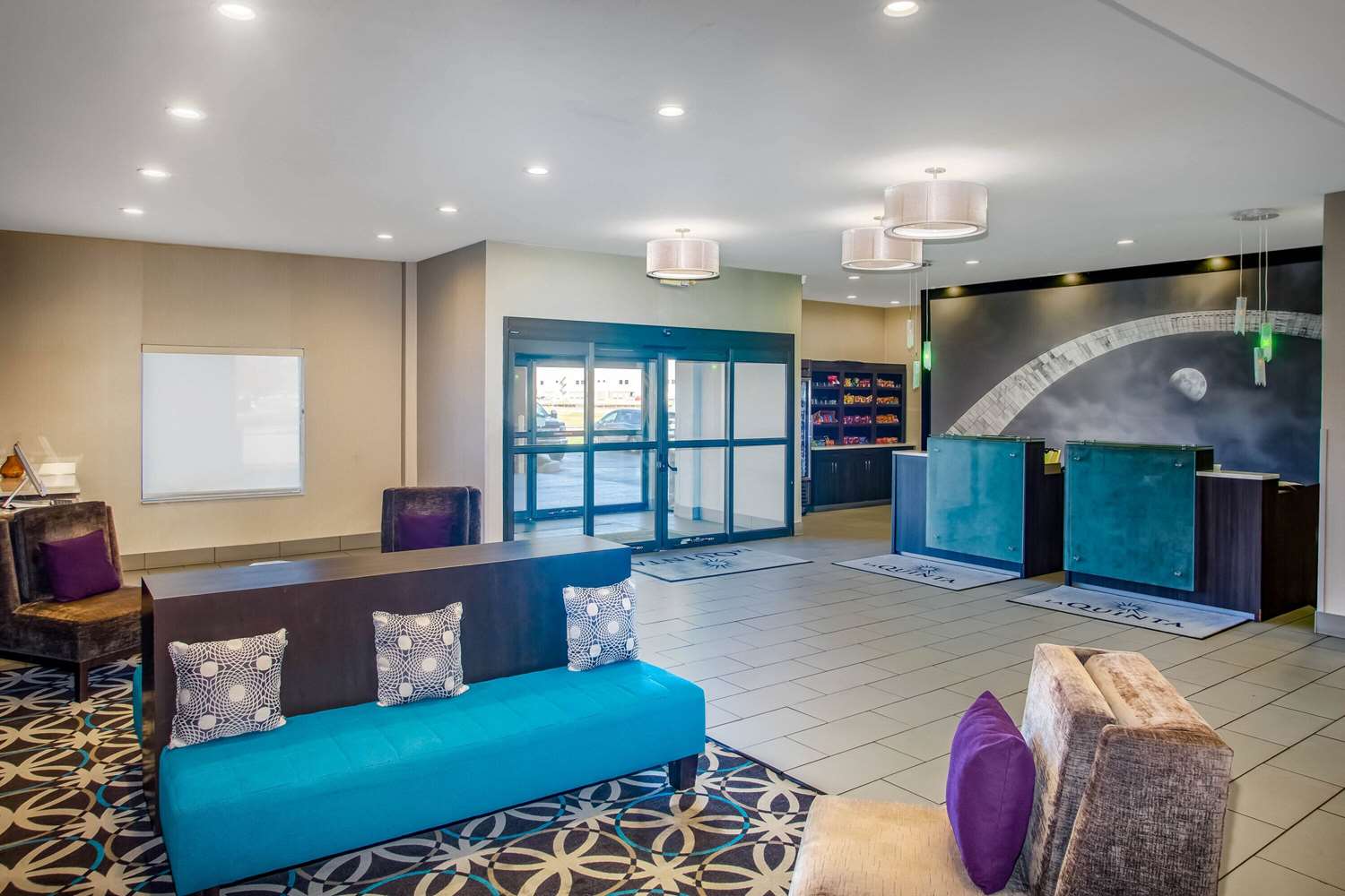 La Quinta Inn & Suites by Wyndham Pontoon Beach 25/37
