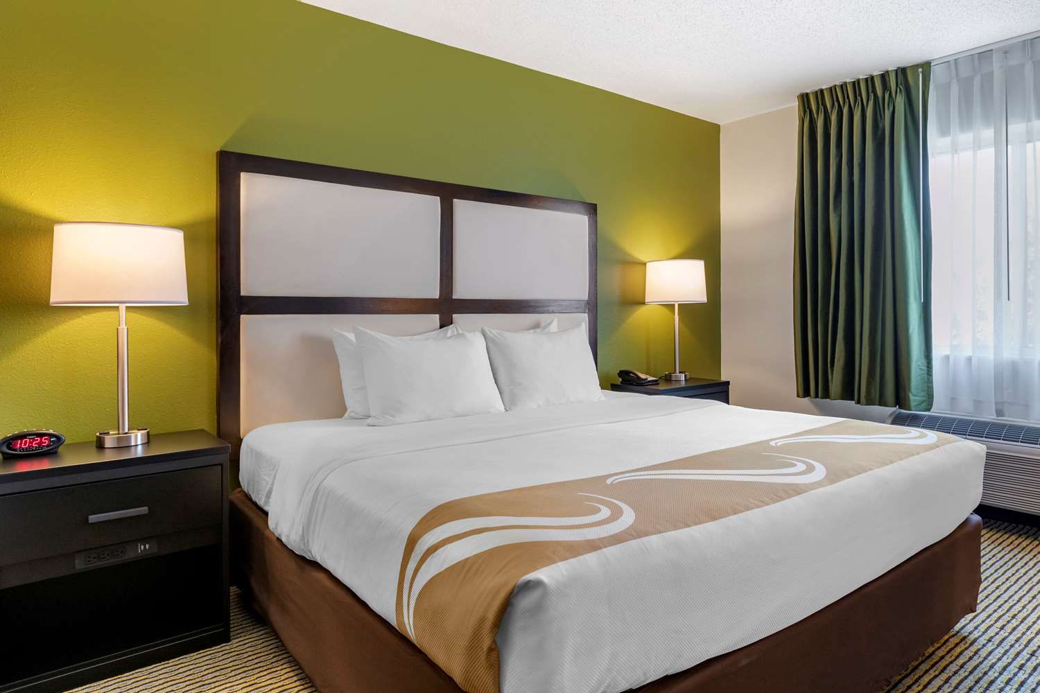 جناح بسرير كينج