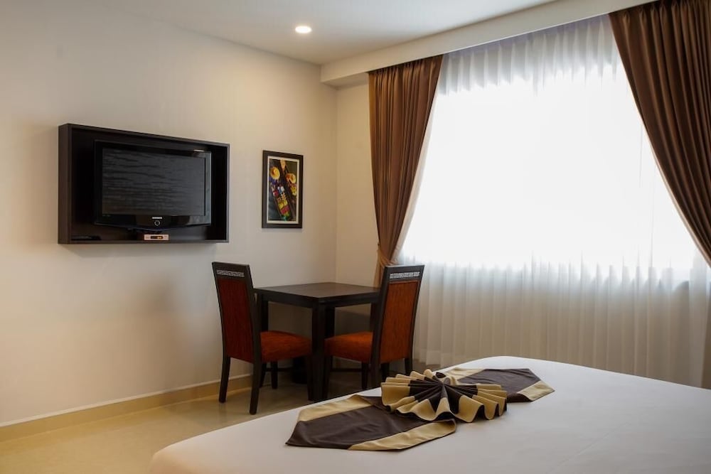 Mac Boutique Suites 61/69