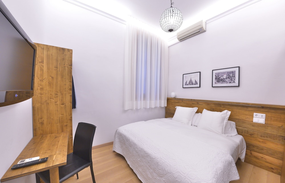 Hostal Girona 8/50