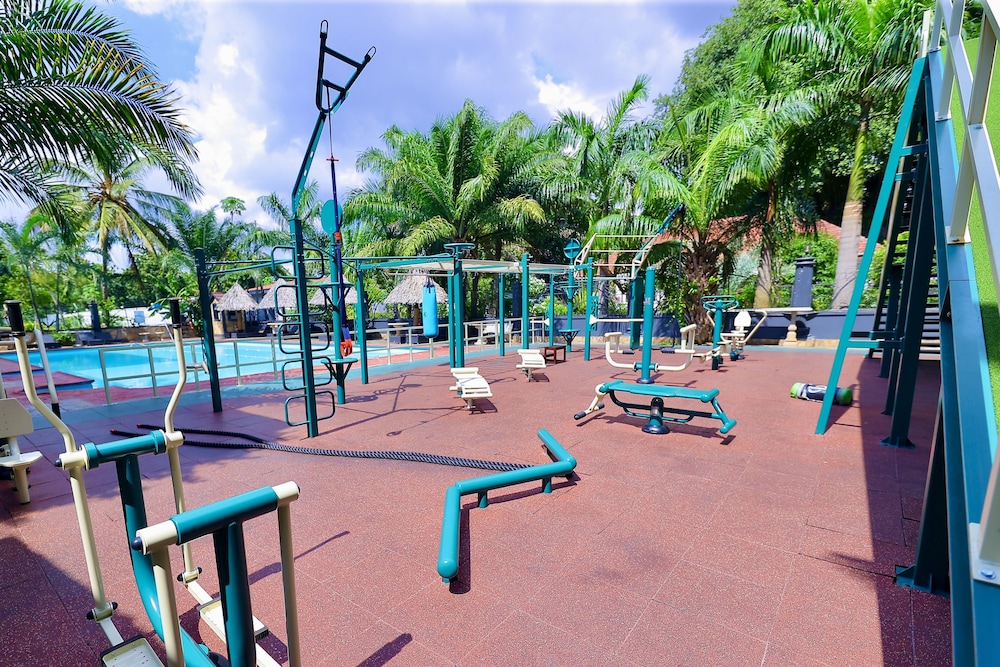 Colosseum Hotel And Fitness Club 69/75