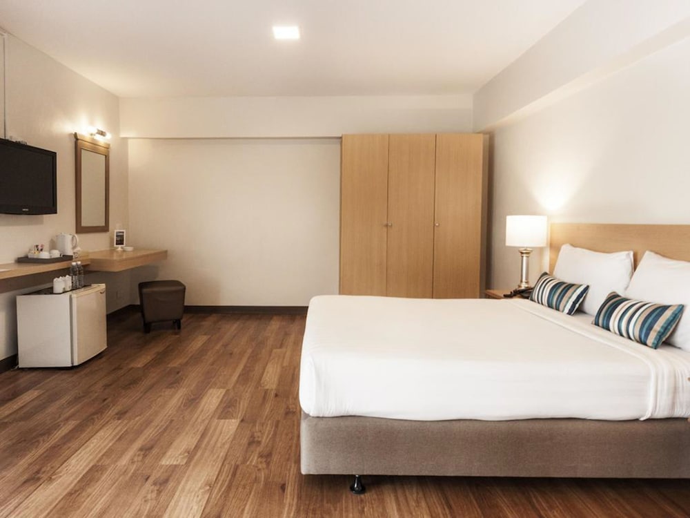 Samran Place Hotel 11/45