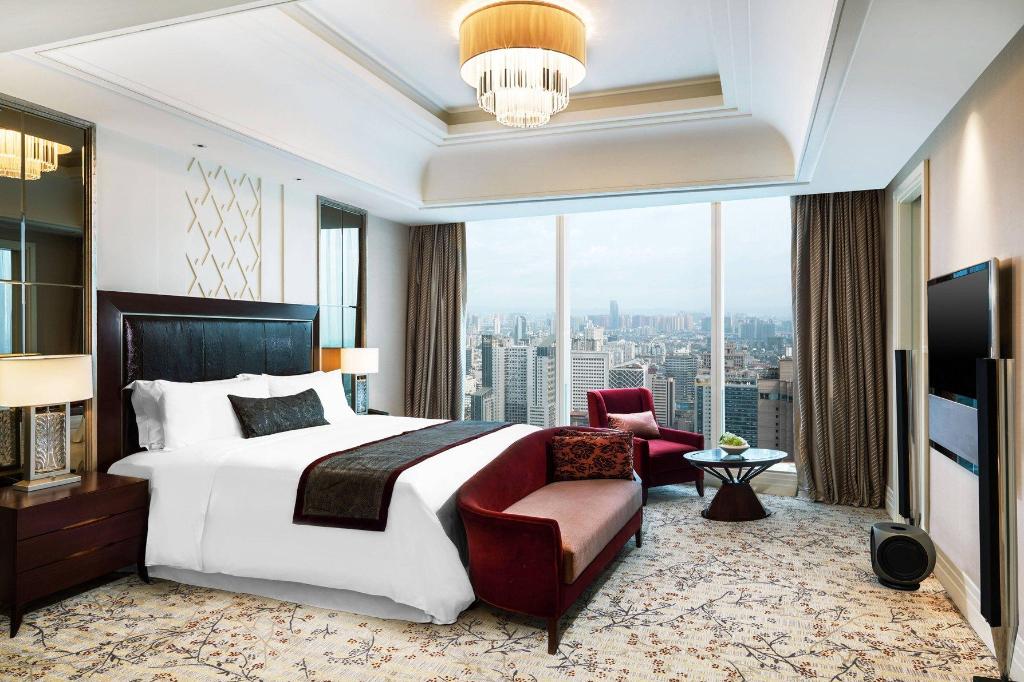 1 Bedroom, Governor, Suite, King Bed