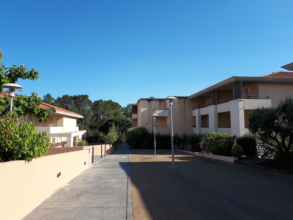 Les Parasols d Argens 6/44