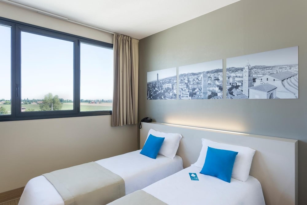 Room, Twin Beds