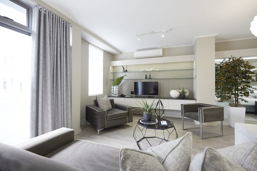 The Hyde All-Suite Hotel 29/46