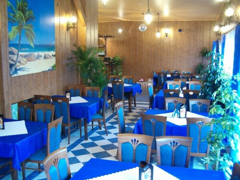 restaurant cafeteria