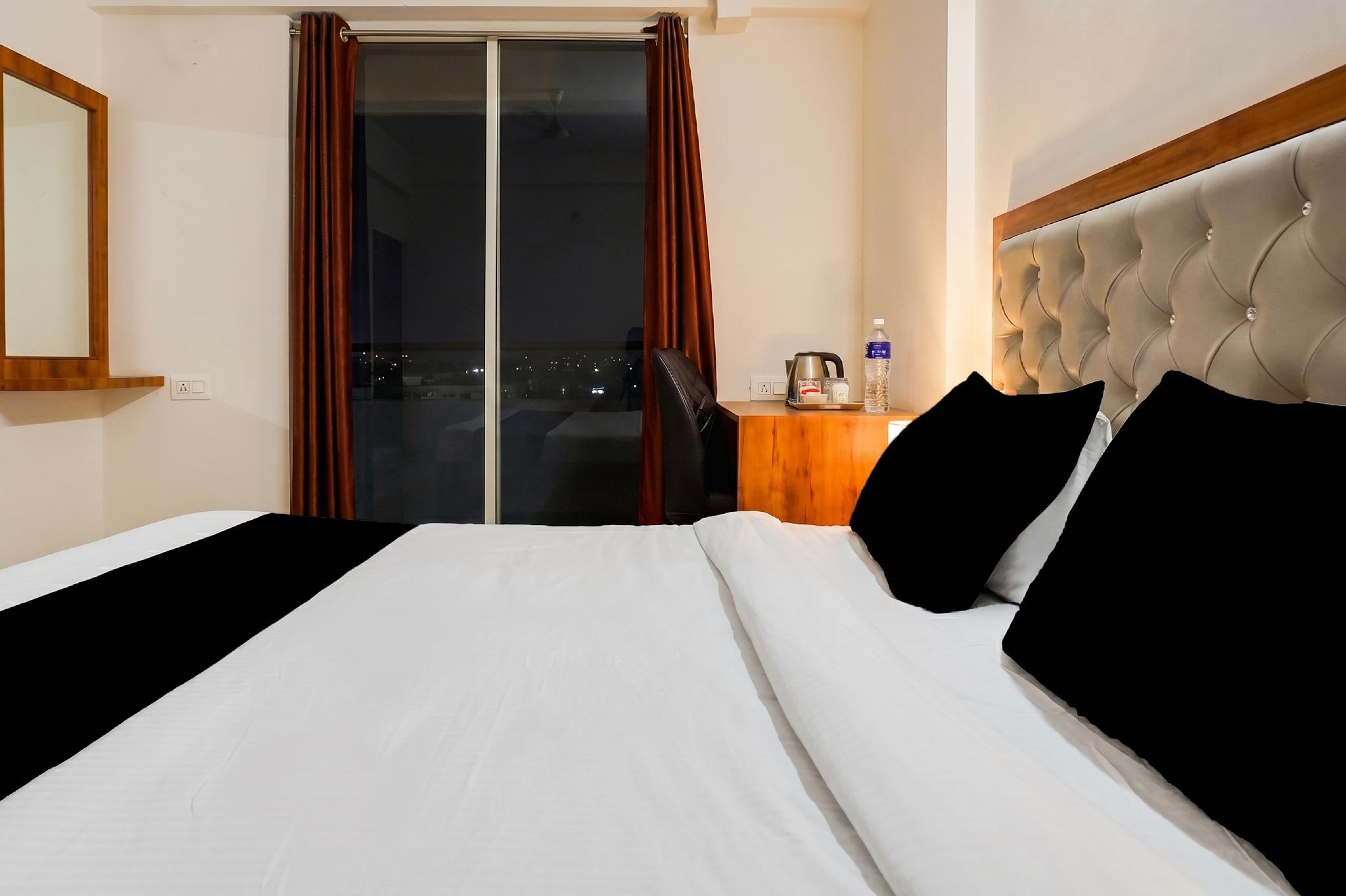 Super Townhouse Lohegaon Near Pune Airport formerly Landmark Regency 19/29