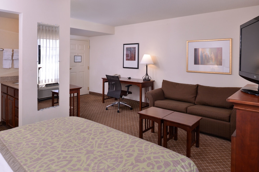 Staybridge Suites Indianapolis Airport 42/70