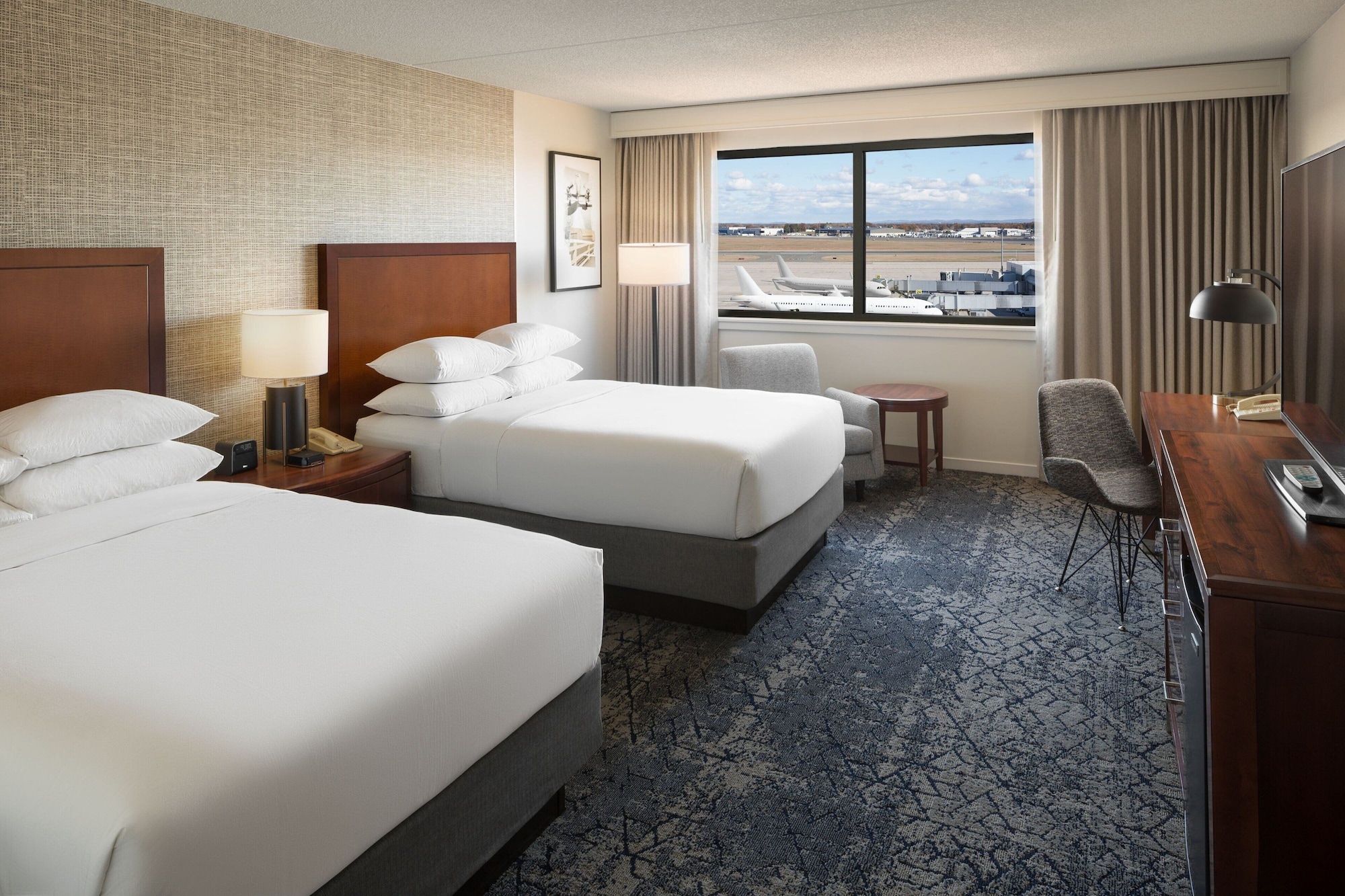 Room, 2 Double Beds, Runway View