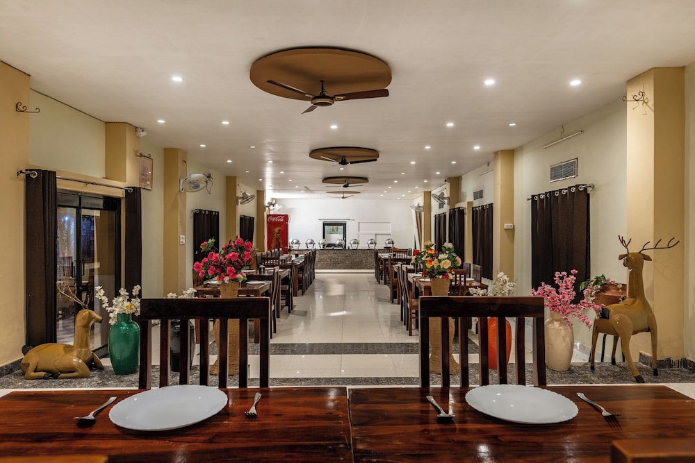 THE COUNTRY SIDE RESORT 33/48