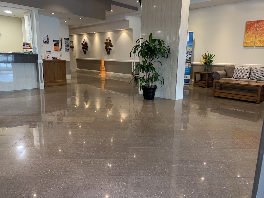 Ocean Plaza Resort 5/50