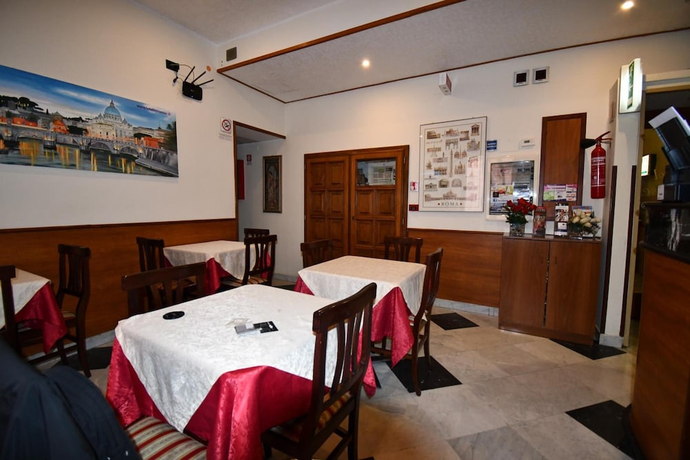 Hotel Ferrarese Roma 40/49