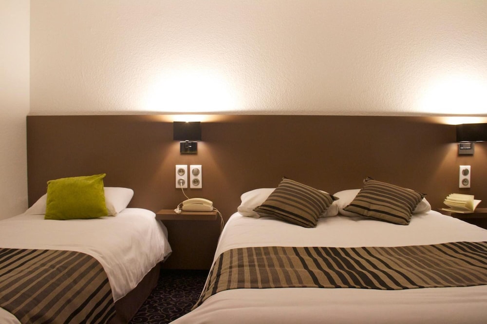 Brit Hotel Le Kerotel 23/59