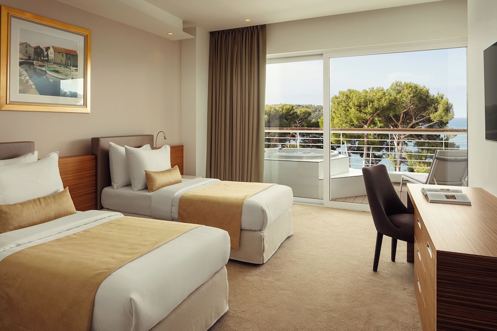 Bellevue, Suite, King Bed, 2 King Beds, Sofa, Terrace