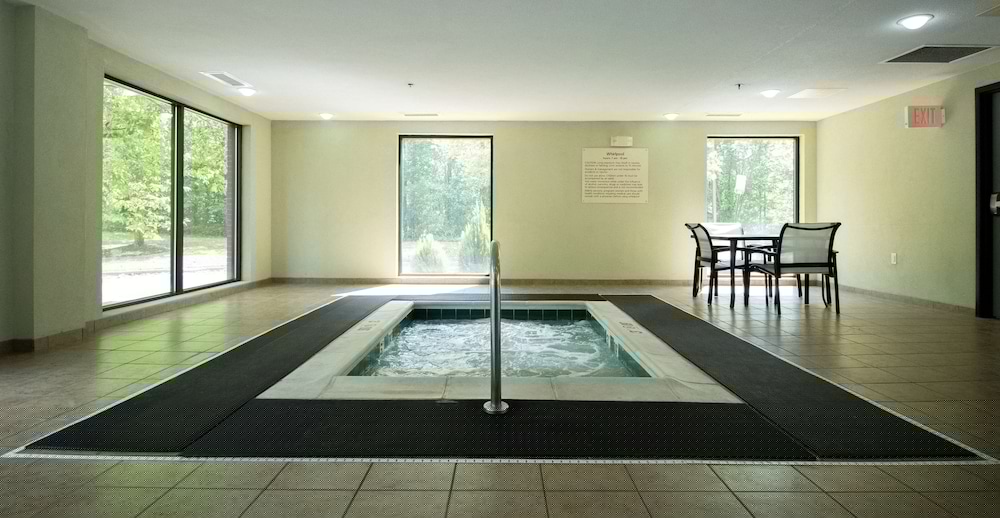 Hampton Inn Suites Richmond Virginia Center Va 42/67