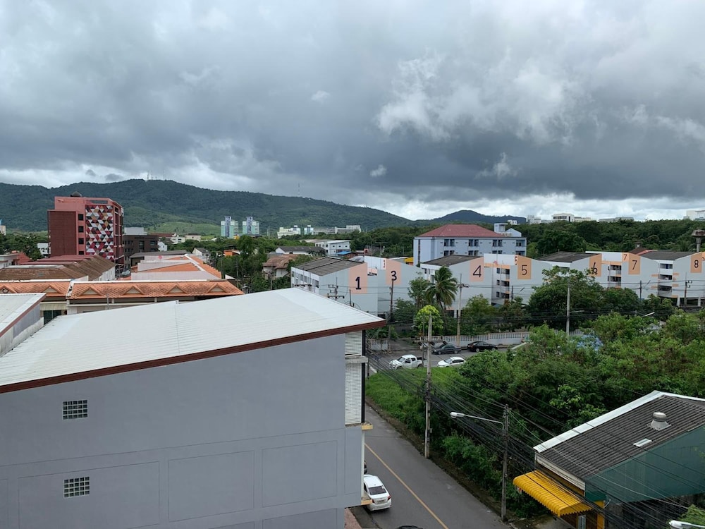 Clover Hotel Hatyai 3/58