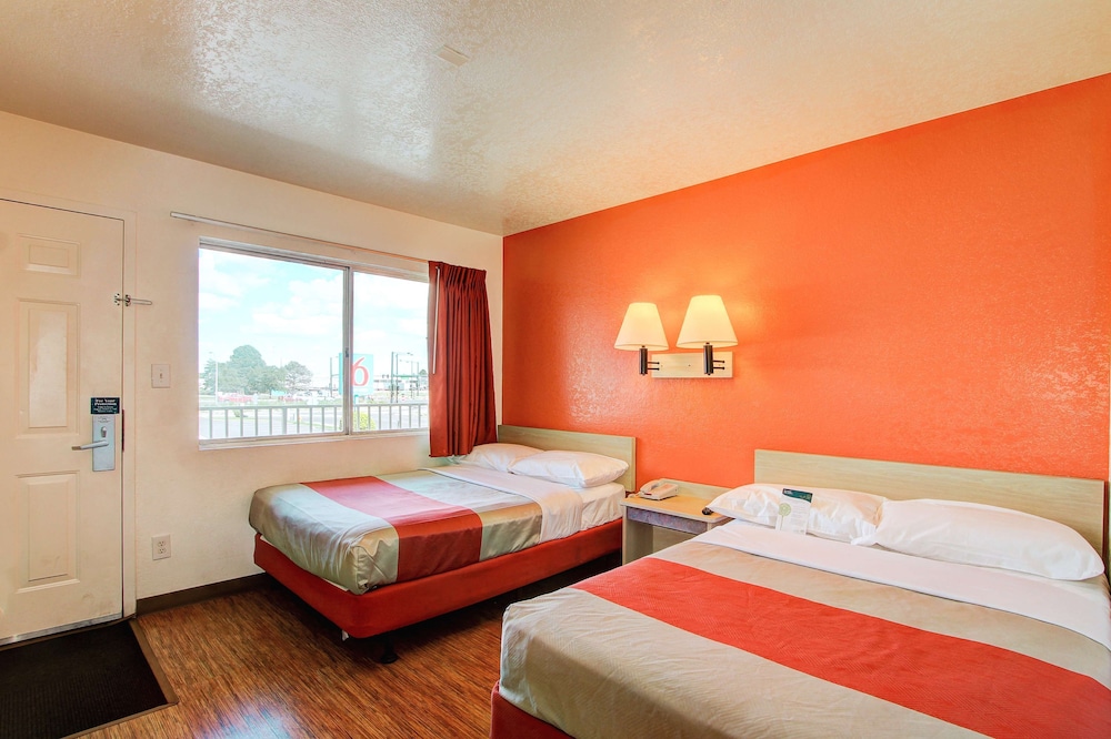 Motel6 Denver, CO - Airport 25/46