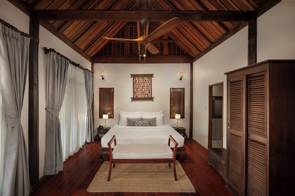 OVERWATER, BUNGALOW