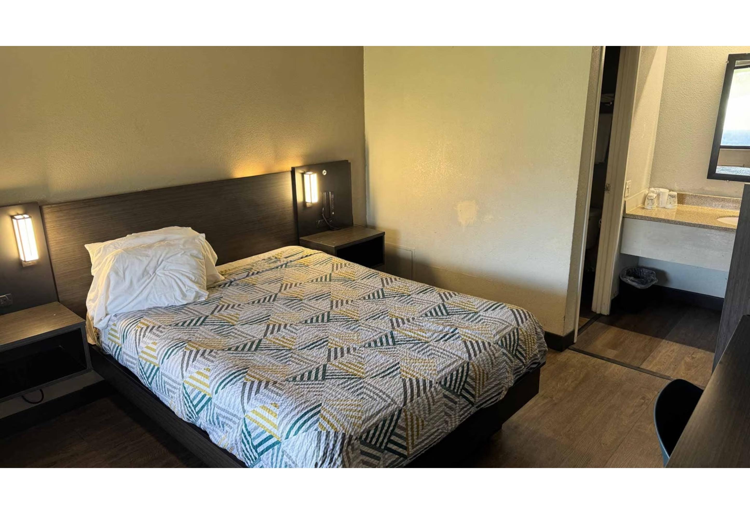 Room, King Bed