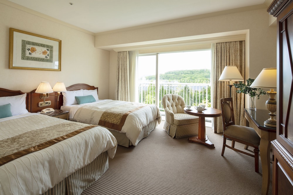 MODERATE, TWIN BEDS, GARDEN VIEW